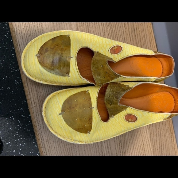 Eject Clogs - Picture 1 of 10